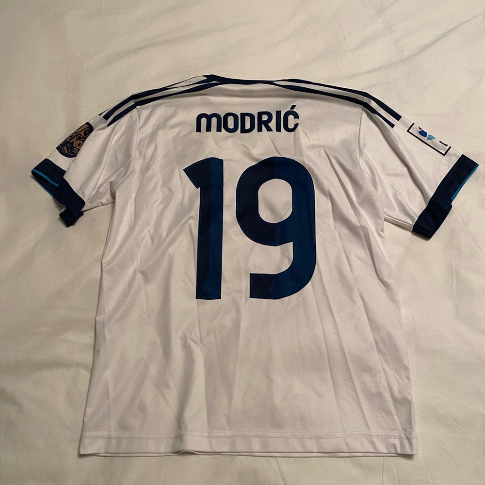 Real Madrid Luka Modrić Jersey - Replica
